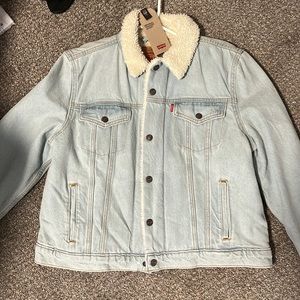 Women Levi’s Jean Jacket